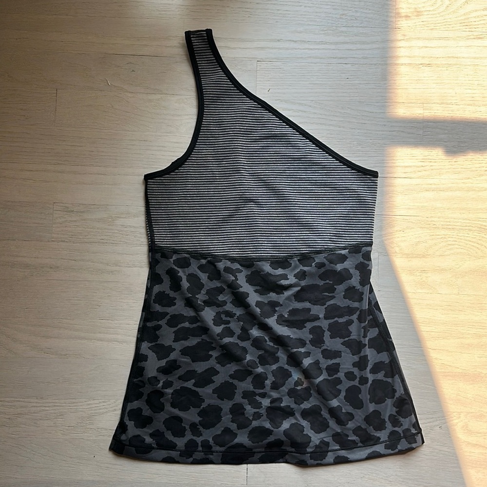Lululemon one shoulder striped and animal print tank size 6